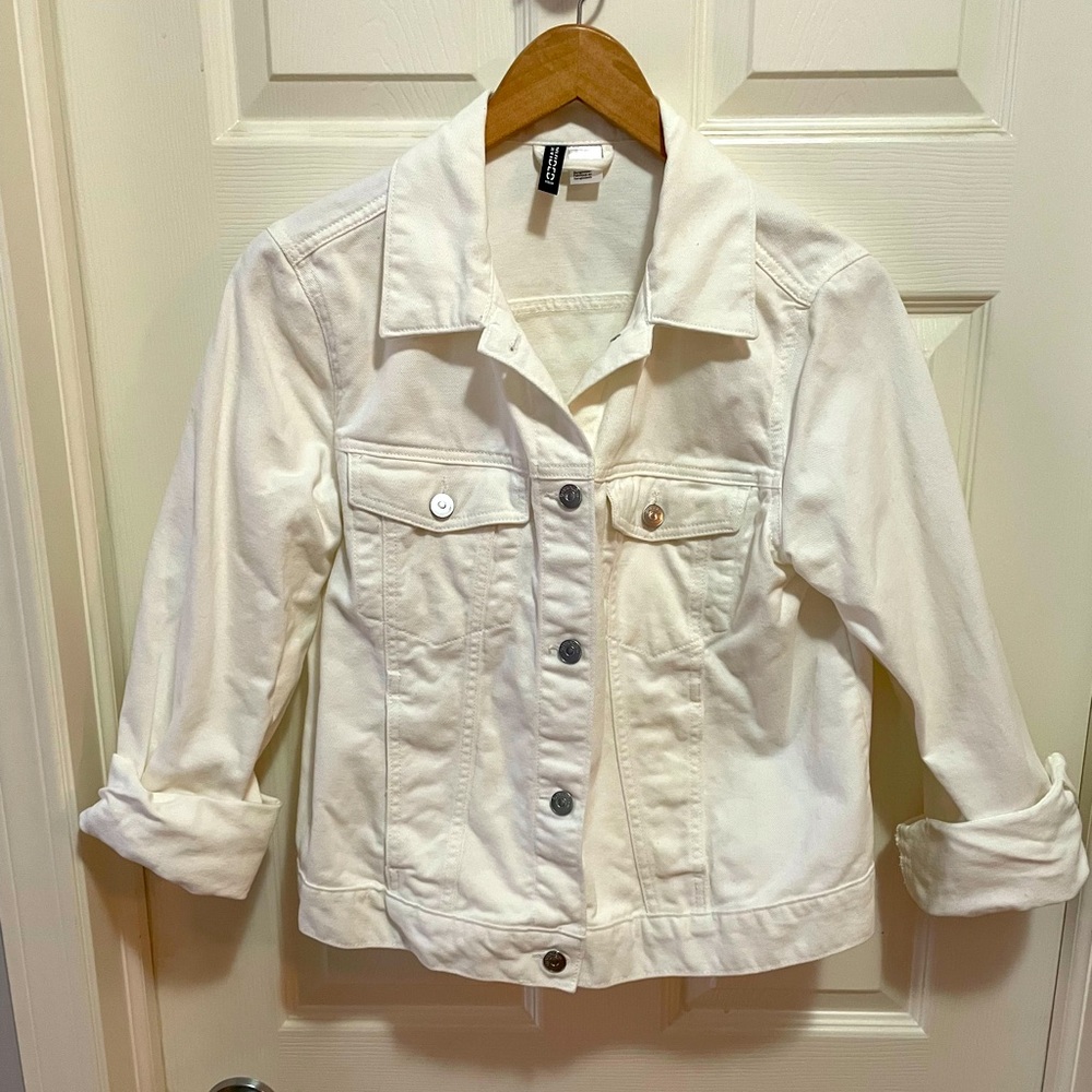 NWOT size medium white denim jacket